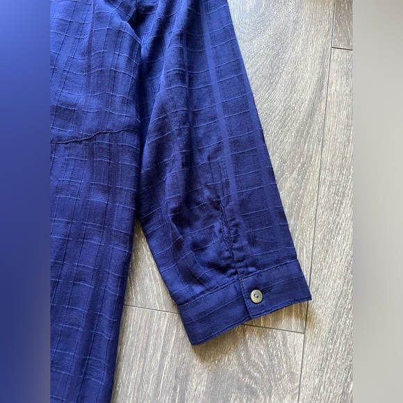 J.Jill textured button down blouse with ruffle hen in navy blue. Size S - Picture 8 of 10